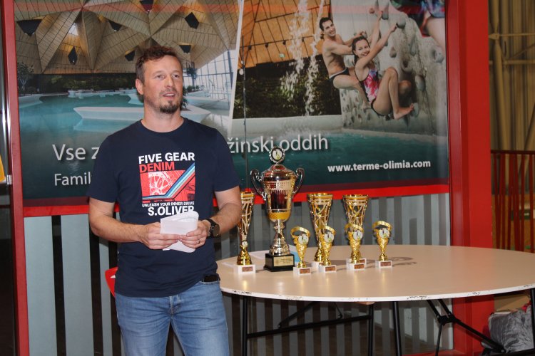 PP SLOVENJ GRADEC - ZMAGOVALEC 16. veteranskega turnirja v malem nogometu