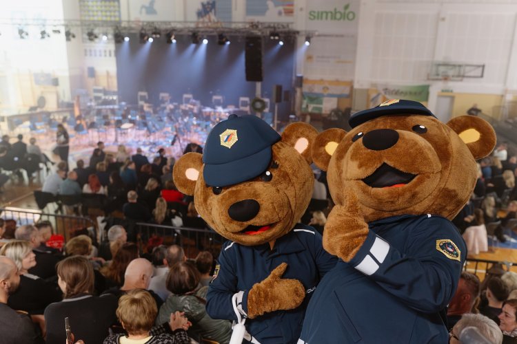 21. dobrodelni koncert Policijskega orkestra z gostjo Moniko Avsenik