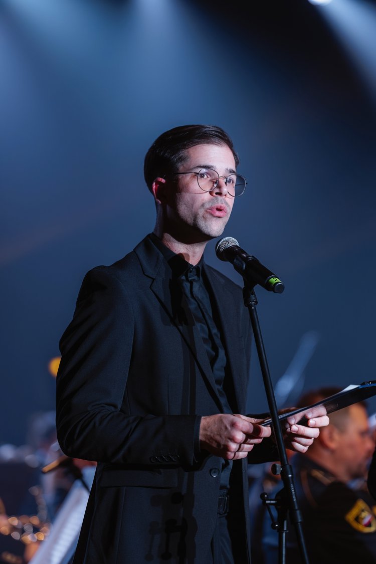 21. dobrodelni koncert Policijskega orkestra z gostjo Moniko Avsenik