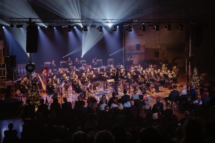 21. dobrodelni koncert Policijskega orkestra z gostjo Moniko Avsenik