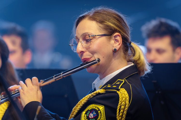 21. dobrodelni koncert Policijskega orkestra z gostjo Moniko Avsenik