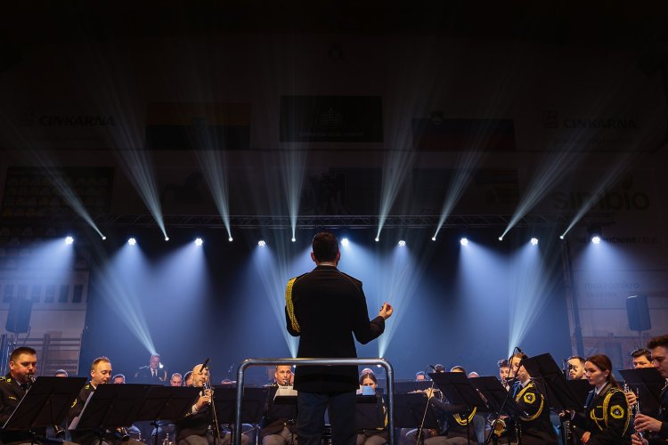 21. dobrodelni koncert Policijskega orkestra z gostjo Moniko Avsenik