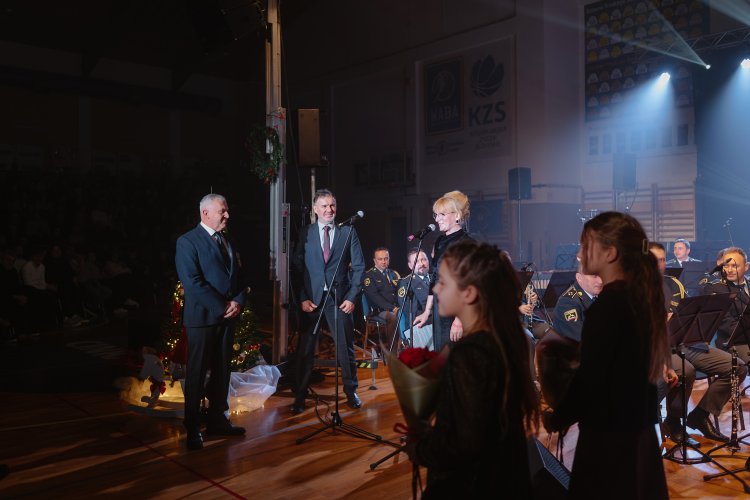21. dobrodelni koncert Policijskega orkestra z gostjo Moniko Avsenik