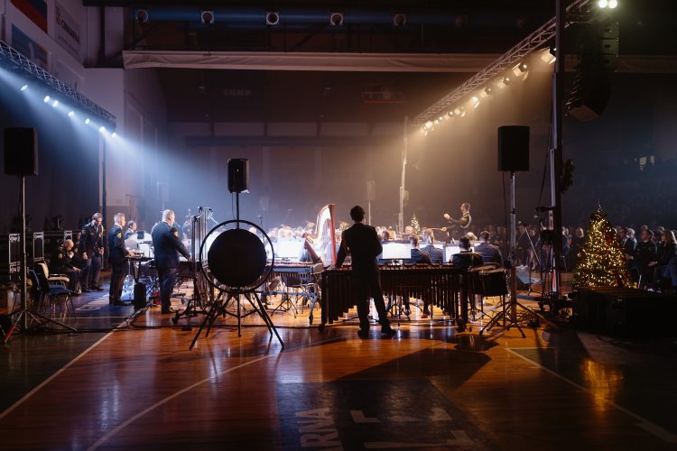 21. dobrodelni koncert Policijskega orkestra z gostjo Moniko Avsenik