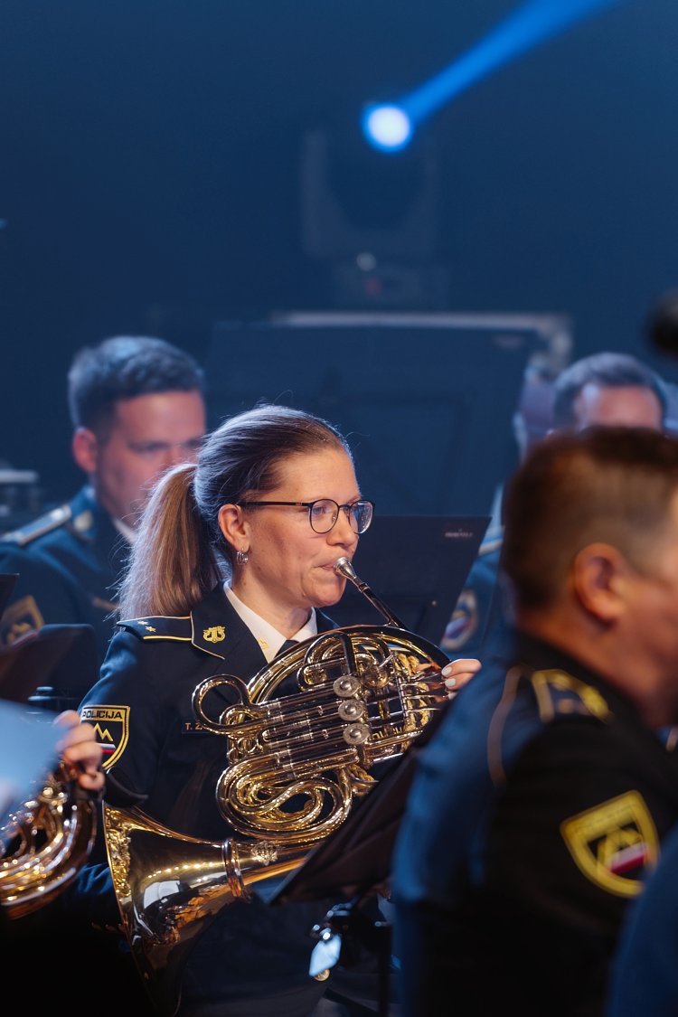 21. dobrodelni koncert Policijskega orkestra z gostjo Moniko Avsenik