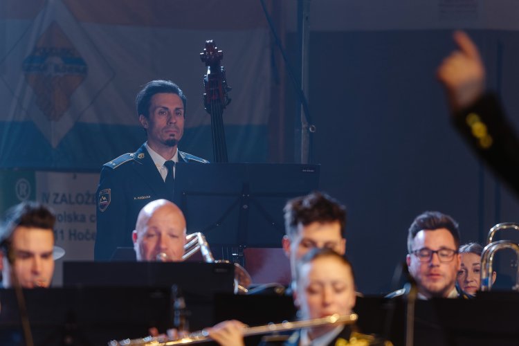 21. dobrodelni koncert Policijskega orkestra z gostjo Moniko Avsenik