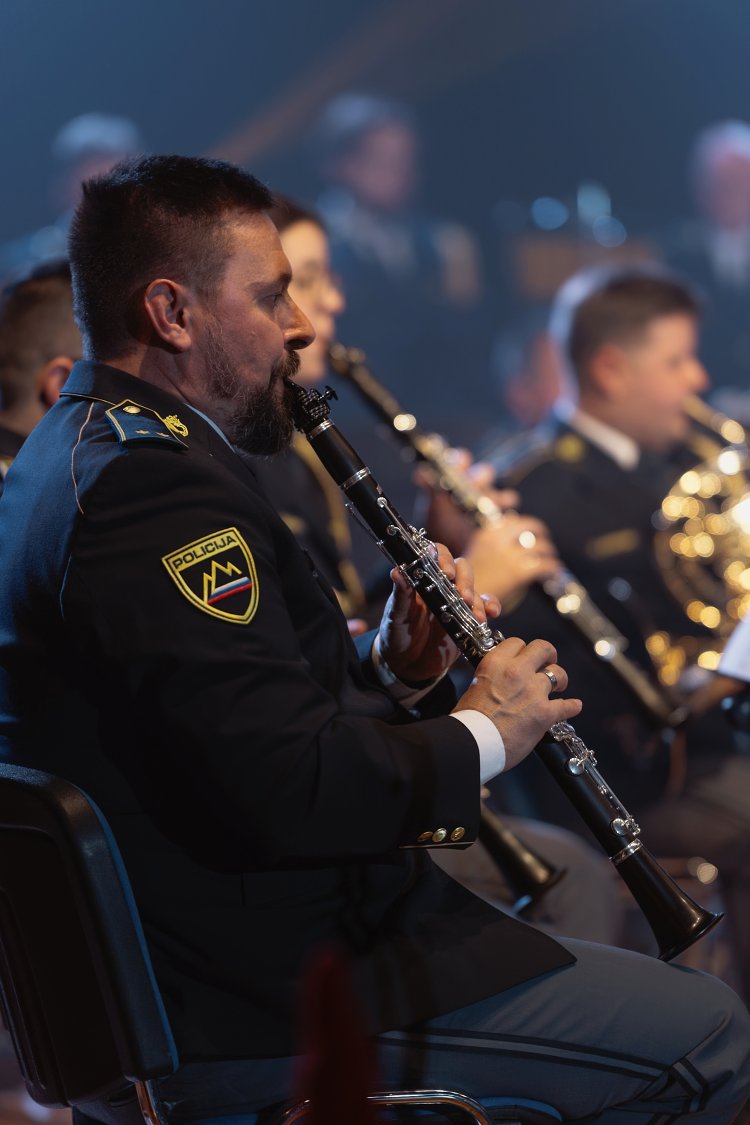 21. dobrodelni koncert Policijskega orkestra z gostjo Moniko Avsenik