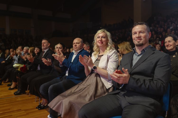 21. dobrodelni koncert Policijskega orkestra z gostjo Moniko Avsenik
