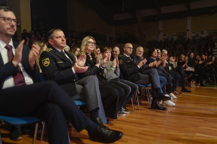 21. dobrodelni koncert Policijskega orkestra z gostjo Moniko Avsenik