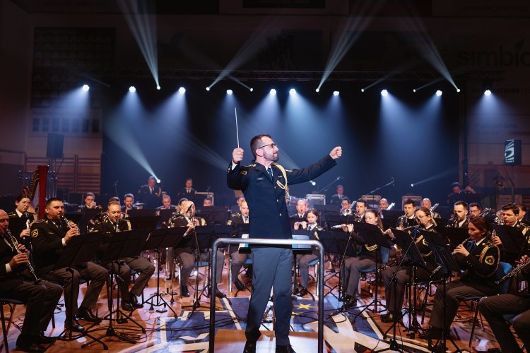 21. dobrodelni koncert Policijskega orkestra z gostjo Moniko Avsenik