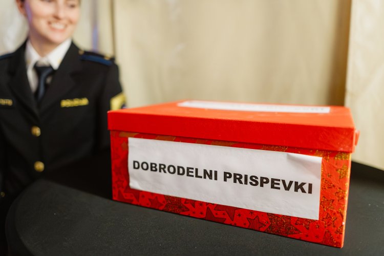 21. dobrodelni koncert Policijskega orkestra z gostjo Moniko Avsenik